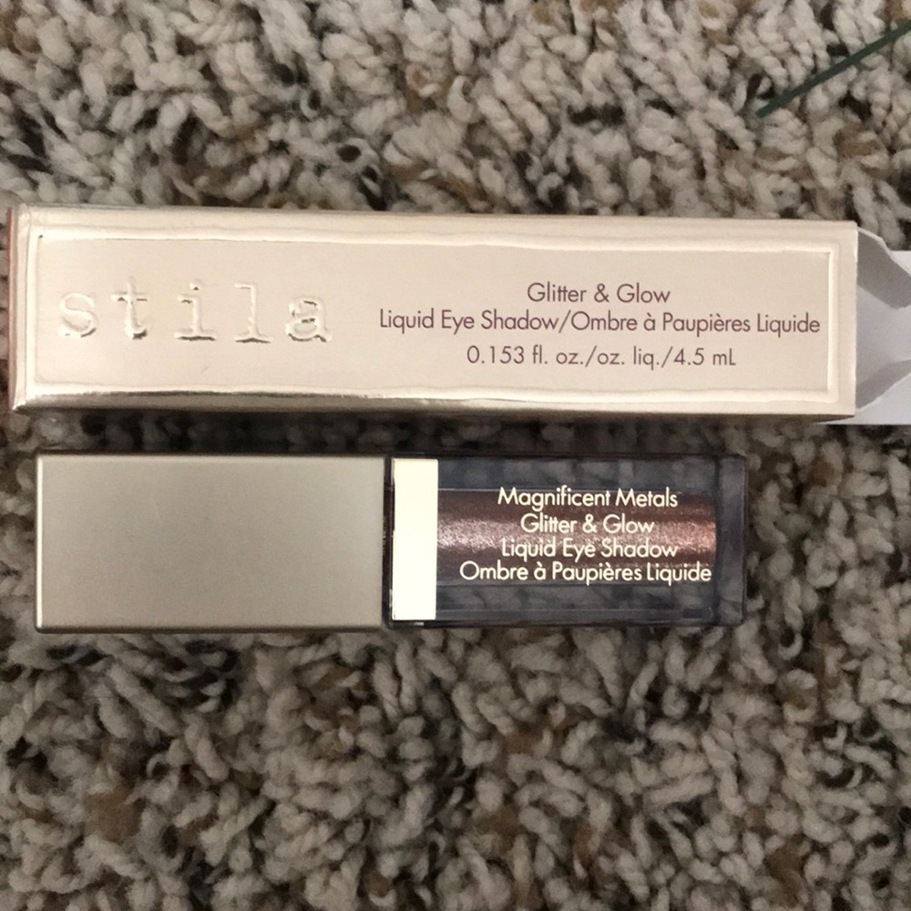 Still glitter and glow liquid eyeshadow